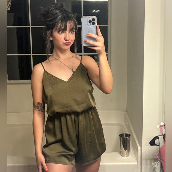 Backless romper - Picture 4 of 4